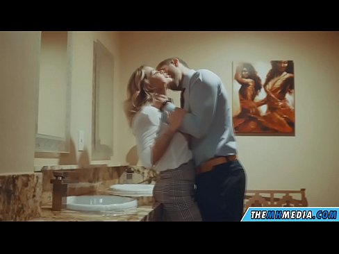 ❤️ Kun povekas blondi viettelee sinut julkisessa vessassa Venäläinen porno at fi.hdpornpics.ru ❤